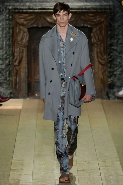 Look 16